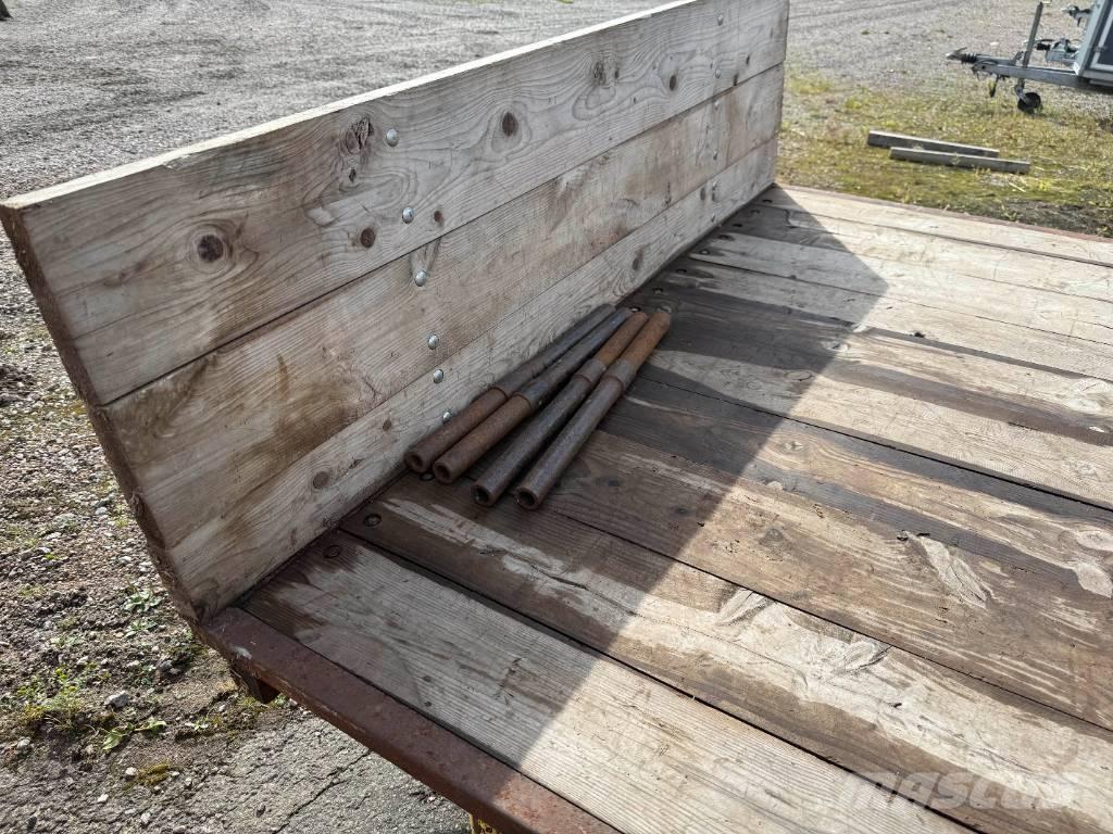  Skogskärra med flak Kitos priekabos