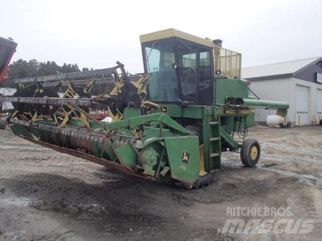 John Deere 4420 Derliaus nuėmimo kombainai