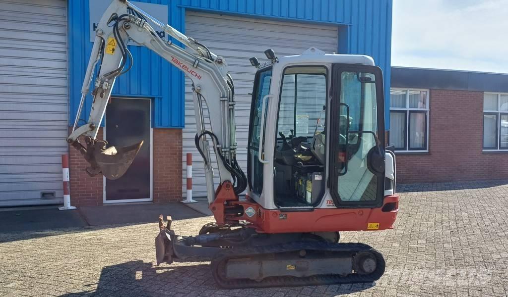 Takeuchi TB 225 Mini ekskavatoriai < 7 t
