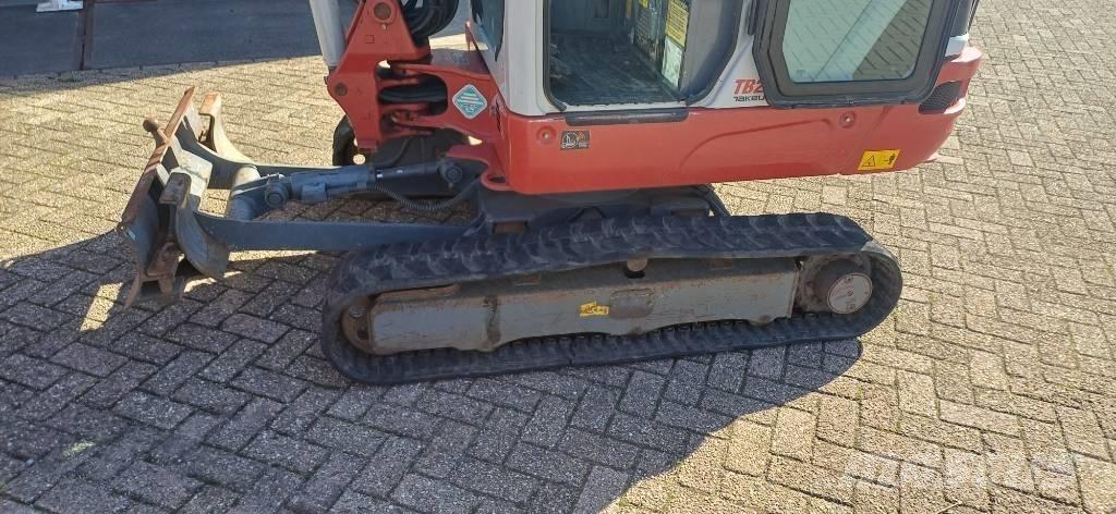 Takeuchi TB 225 Mini ekskavatoriai < 7 t