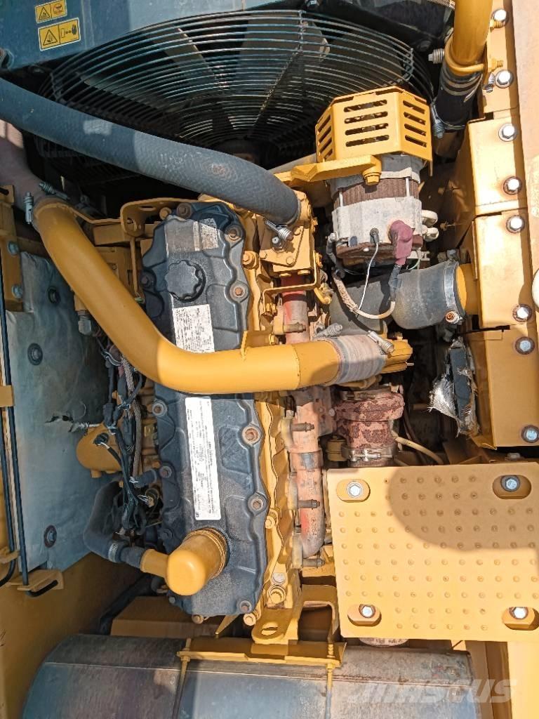 CAT 325 D Vikšriniai ekskavatoriai