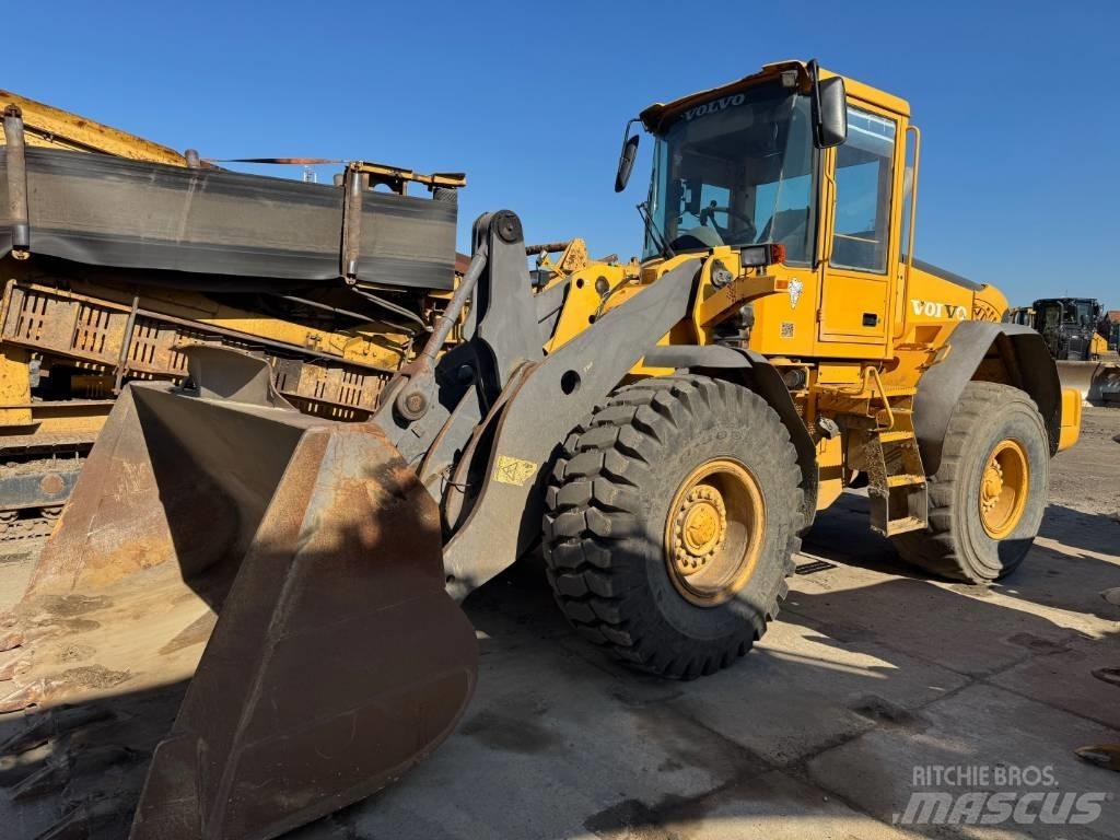 Volvo L 90 E +Mérleg Naudoti ratiniai krautuvai