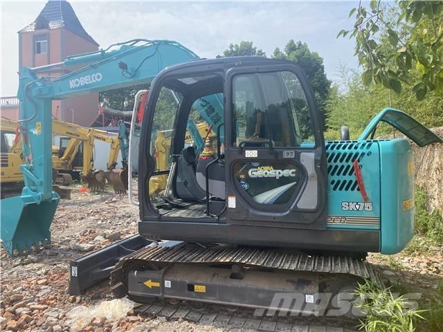 Kobelco SK 75 Vikšriniai ekskavatoriai