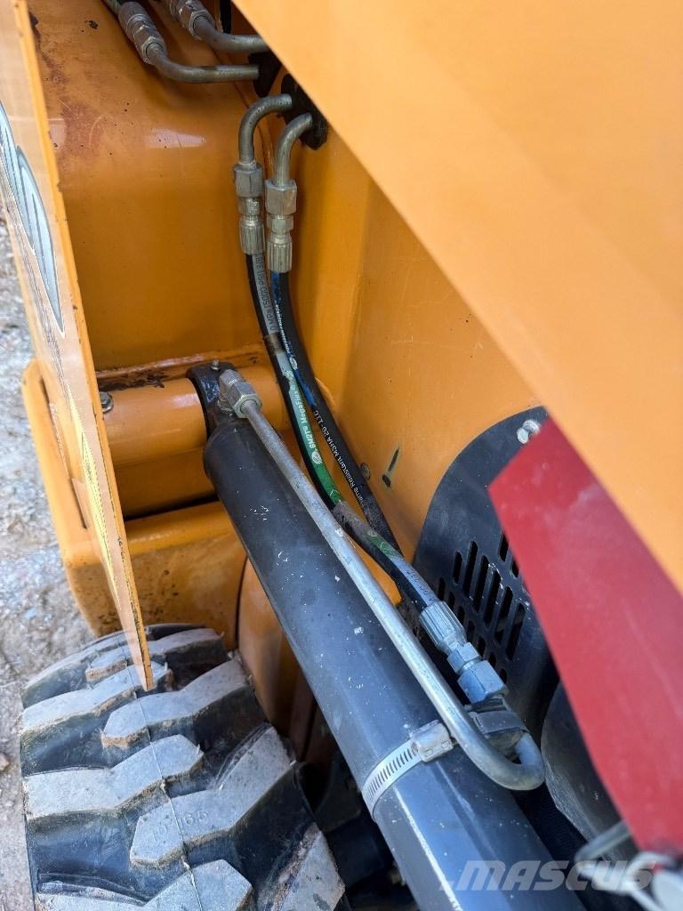 CASE SR 200 Krautuvai su šoniniu pasukimu