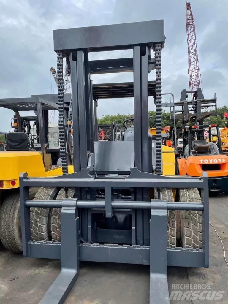Komatsu 20 Ton Dyzeliniai krautuvai