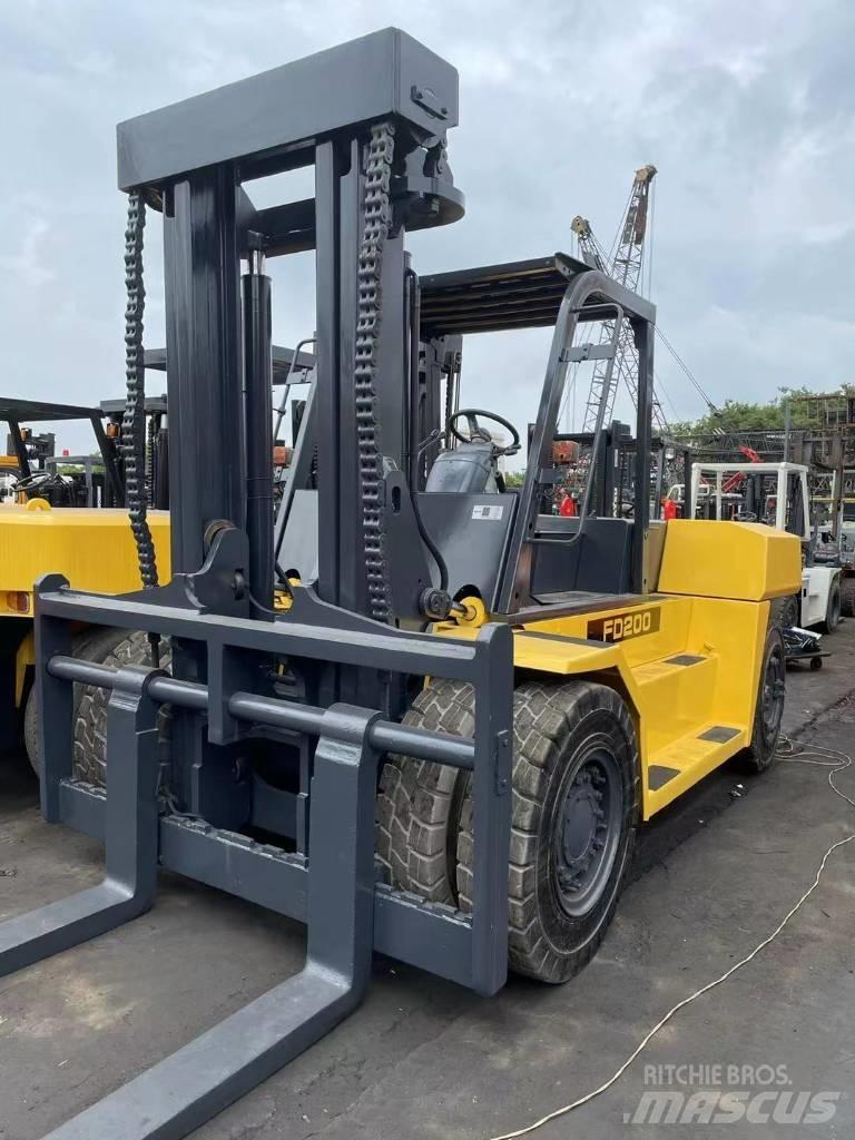 Komatsu 20 Ton Dyzeliniai krautuvai