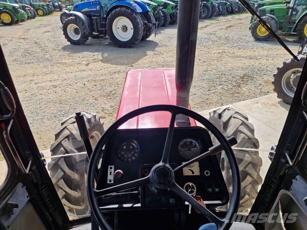 Case IH 856 XL Traktoriai