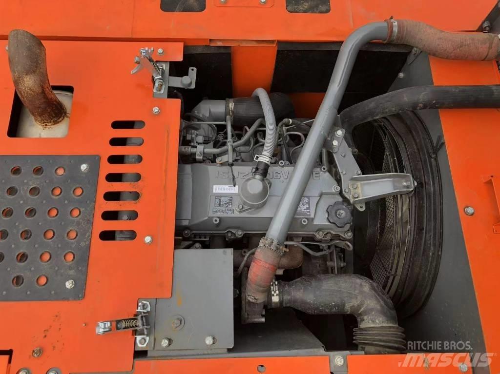 Hitachi 240 Vikšriniai ekskavatoriai