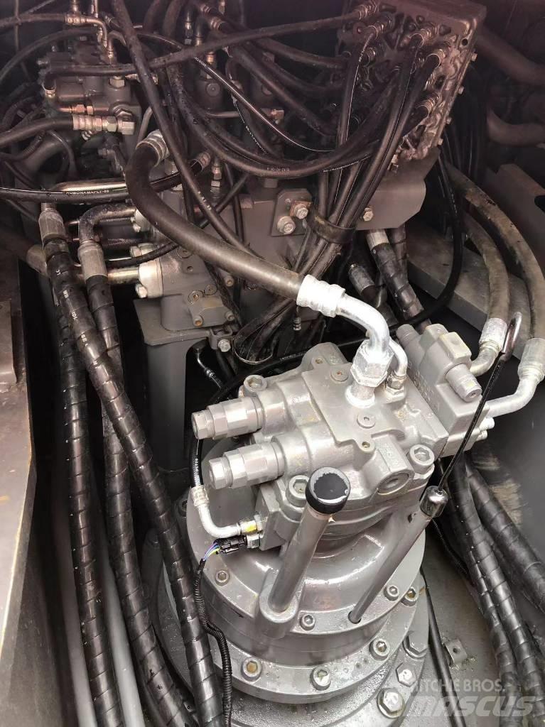 Hitachi 240 Vikšriniai ekskavatoriai