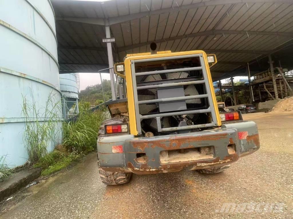 Komatsu WA 380Z-6 Naudoti ratiniai krautuvai