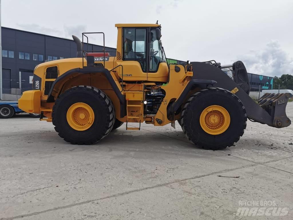 Volvo L250G Naudoti ratiniai krautuvai