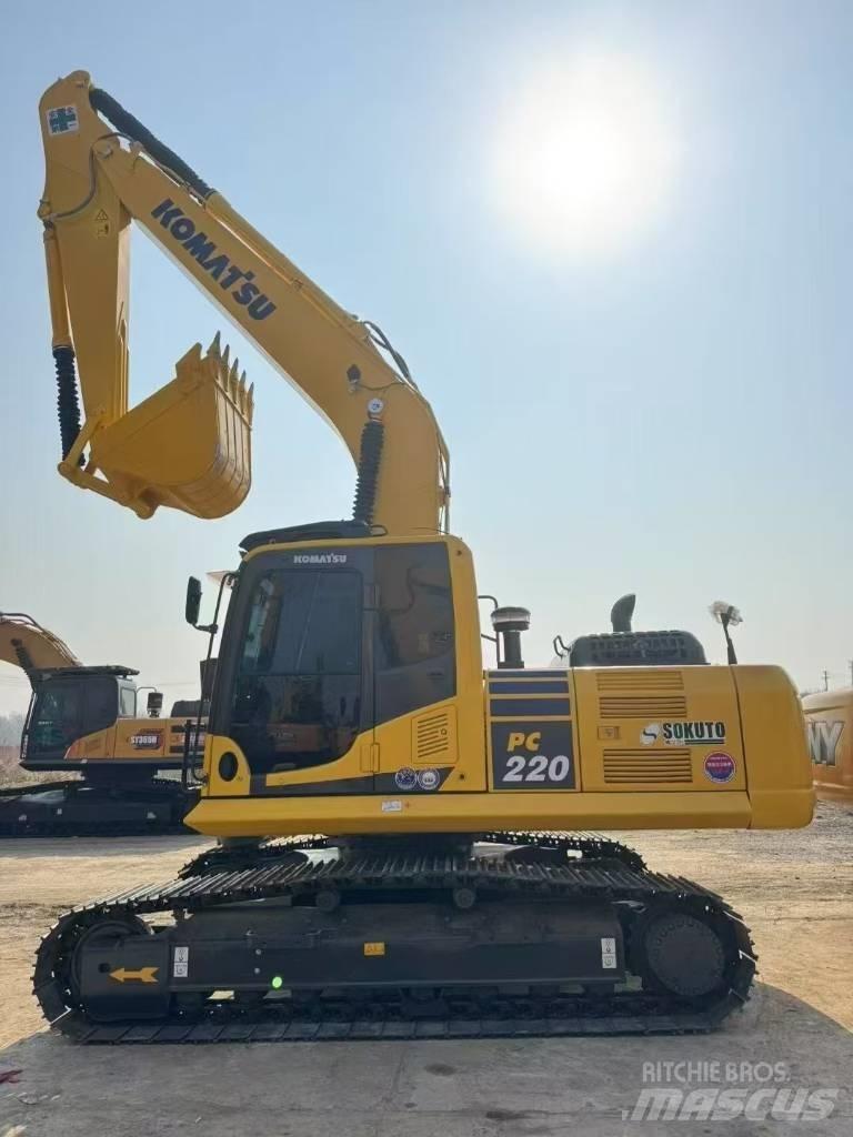 Komatsu 220-8 Vikšriniai ekskavatoriai