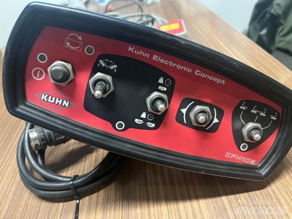 Kuhn FC 813 R Formuojančios žoliapjovės