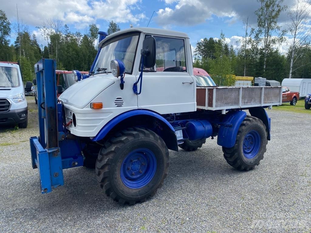 Mercedes-Benz Unimog Kita