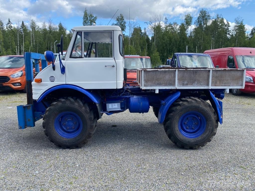 Mercedes-Benz Unimog Kita