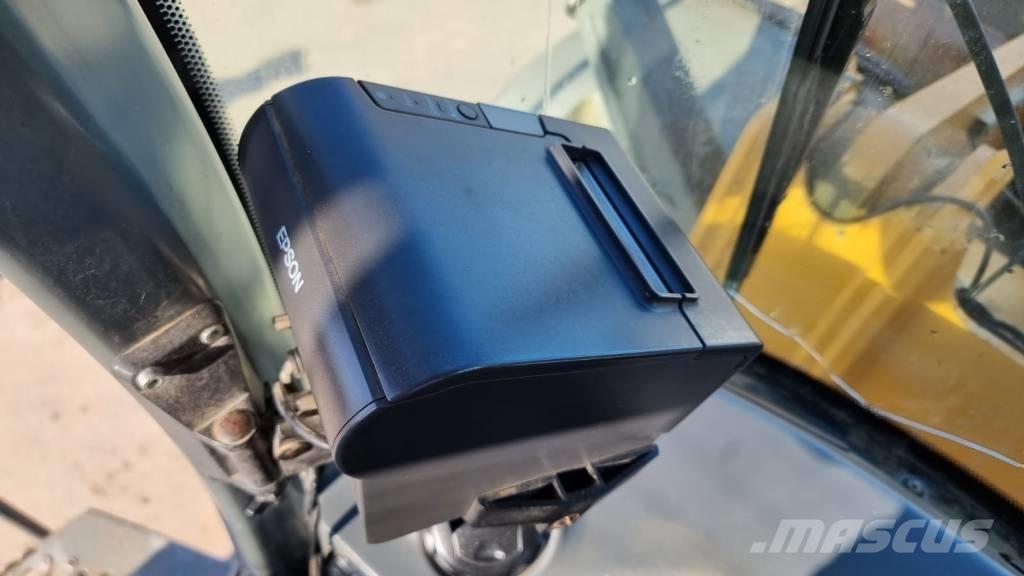 Liebherr L 580 Naudoti ratiniai krautuvai