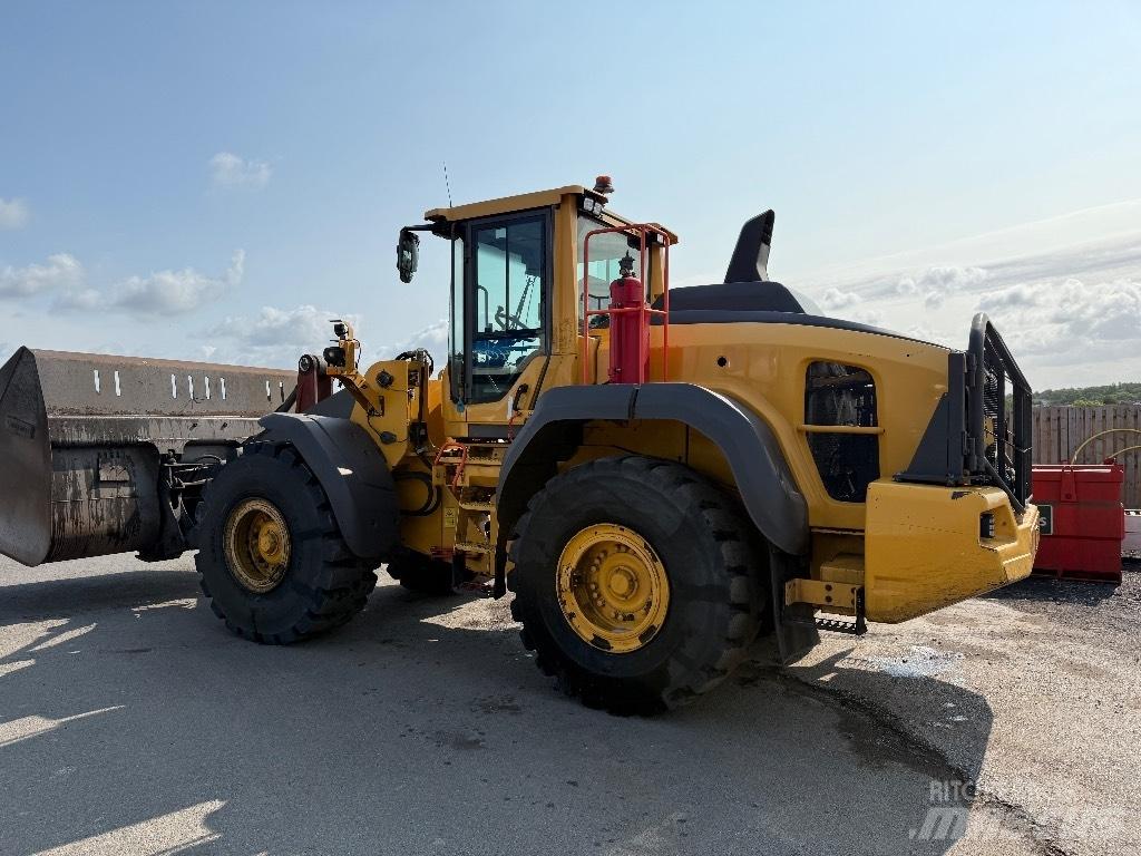 Volvo L 120 H Naudoti ratiniai krautuvai