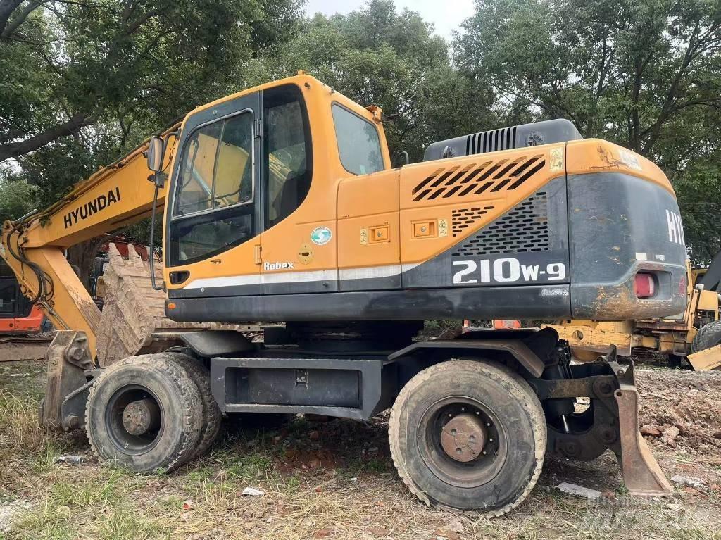 Hyundai R210W-9 Ratiniai ekskavatoriai