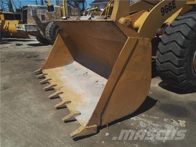 CAT 966 E Naudoti ratiniai krautuvai