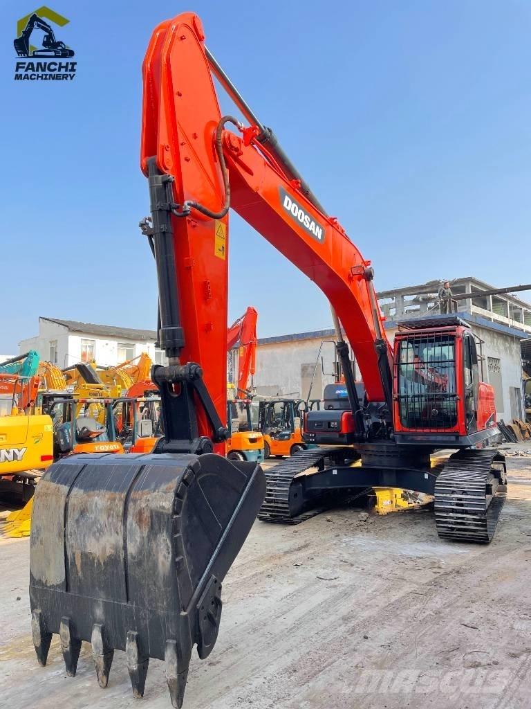 Doosan DX 300 LCA Vikšriniai ekskavatoriai