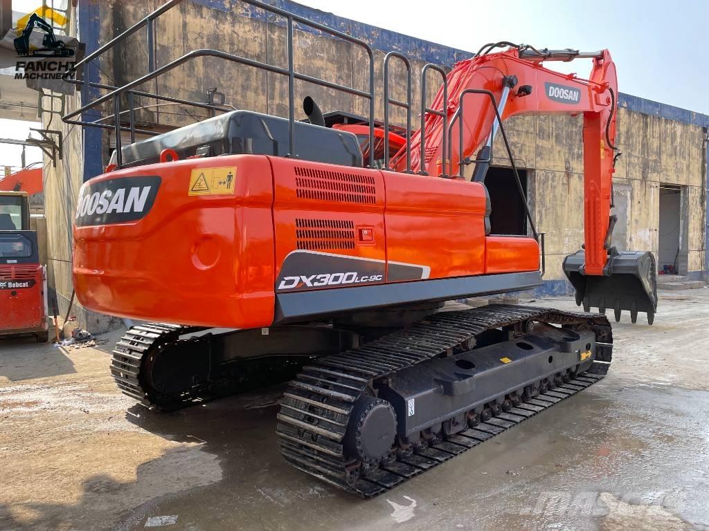 Doosan DX 300 LCA Vikšriniai ekskavatoriai