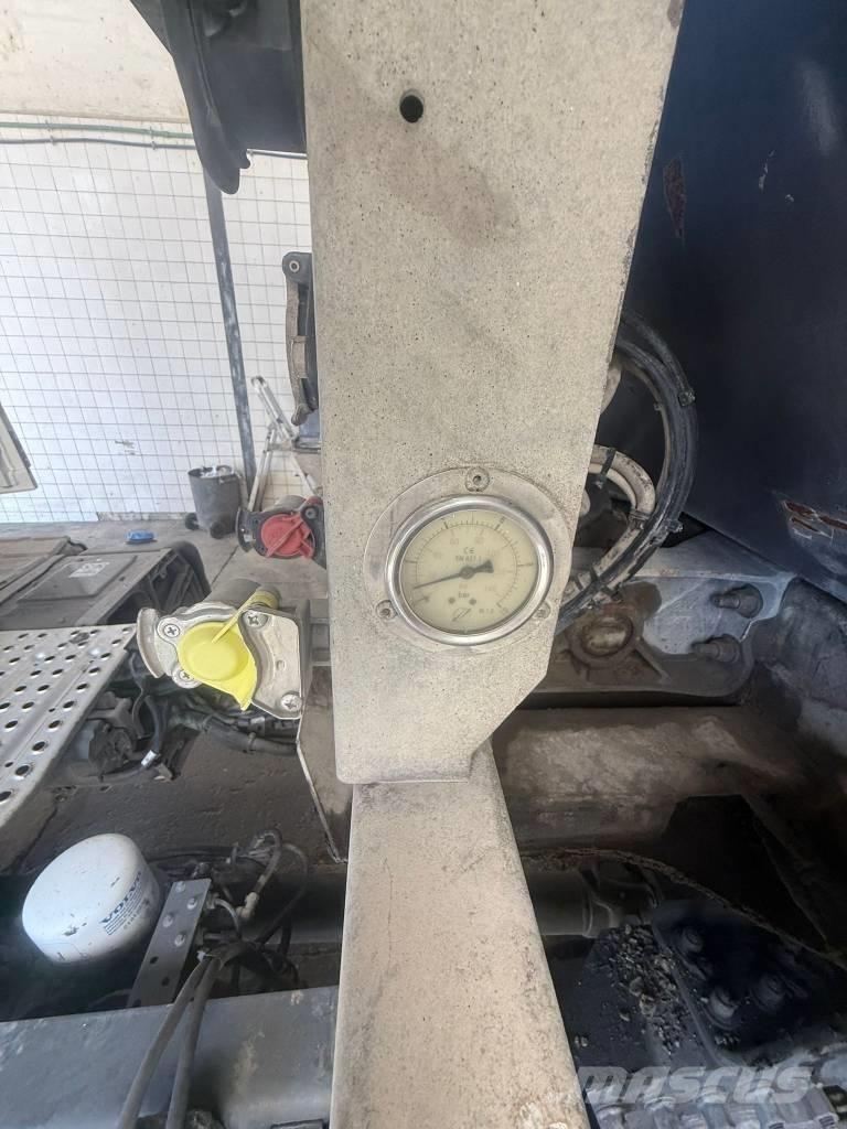 Fruehauf FST4FC, Savivartės puspriekabės