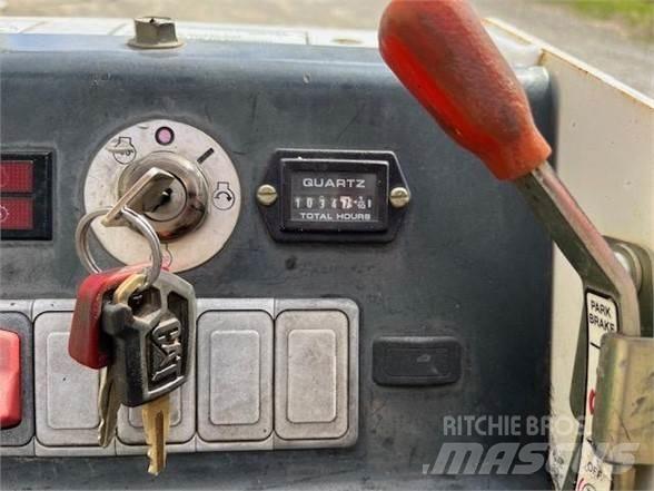 Bobcat MT55 Krautuvai su šoniniu pasukimu