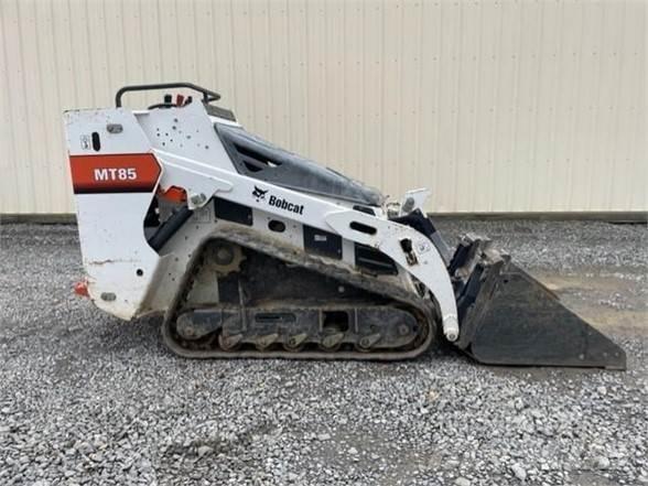 Bobcat MT85 Krautuvai su šoniniu pasukimu