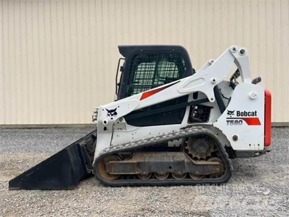 Bobcat T590 Krautuvai su šoniniu pasukimu