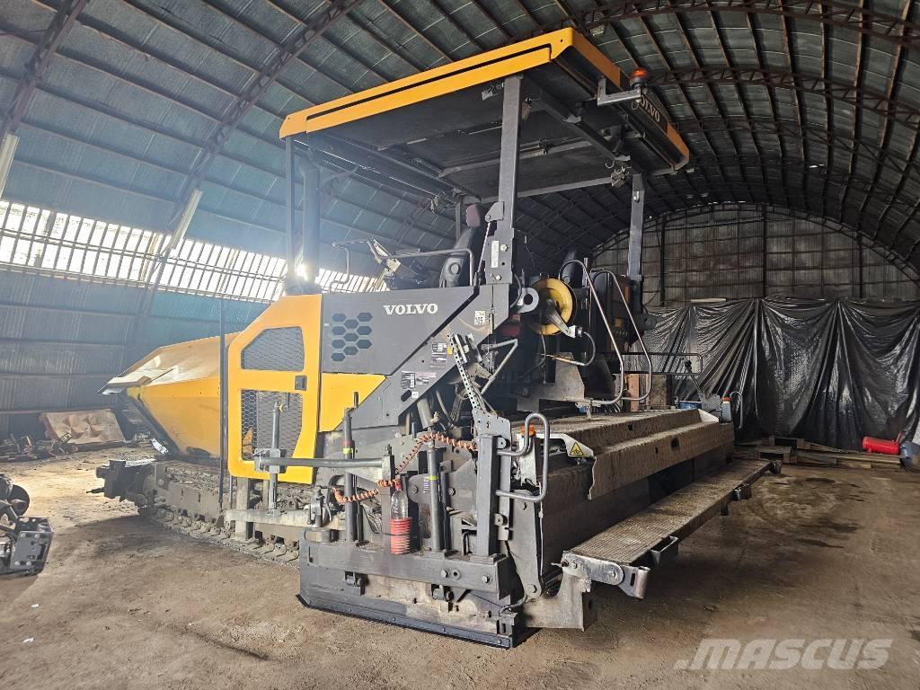 Volvo P6820C Asfalto klotuvai