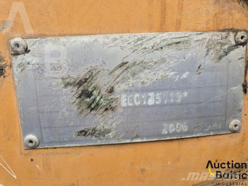 CASE 621 D Naudoti ratiniai krautuvai