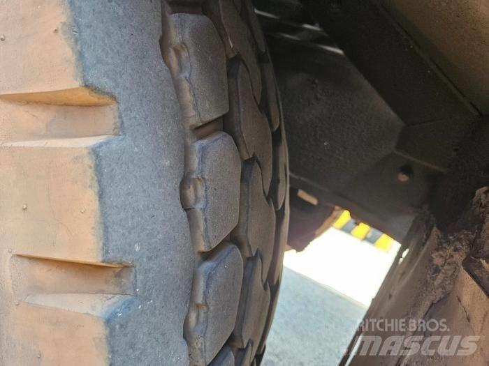 Kobelco RK 250 Neapdoroto reljefo kranai