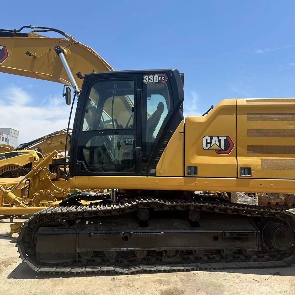 CAT 330 Vikšriniai ekskavatoriai