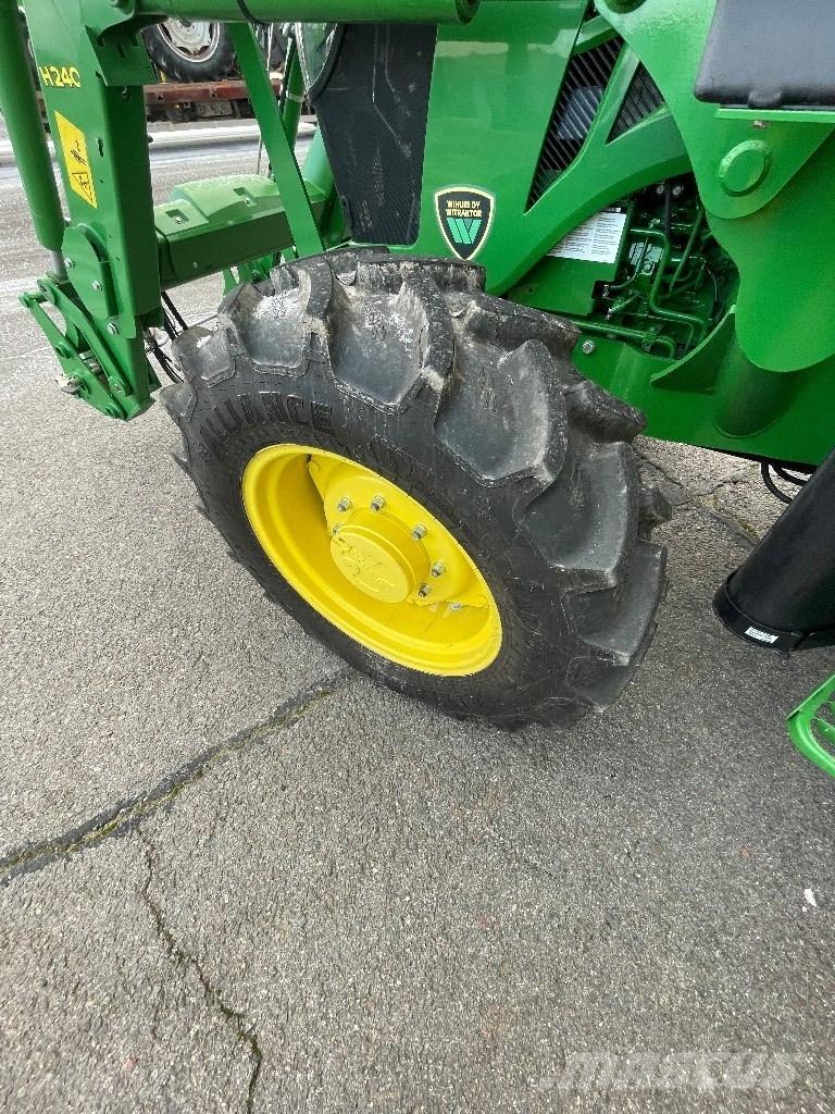John Deere 5075 E Traktoriai