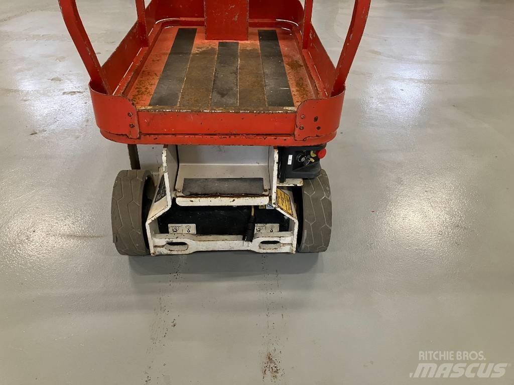 JLG 1230 ES Vertikalūs stiebiniai keltuvai