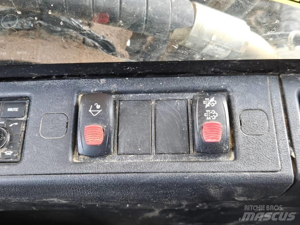 Hyundai HX 220 L Vikšriniai ekskavatoriai