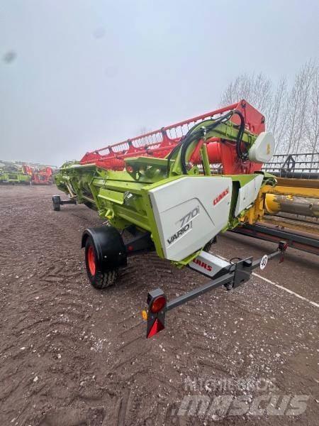 CLAAS TRION 530 Derliaus nuėmimo kombainai