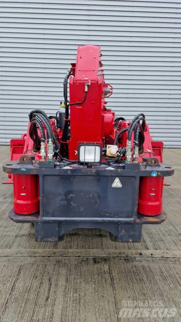 Unic URW-506 CDMER Mini kranai