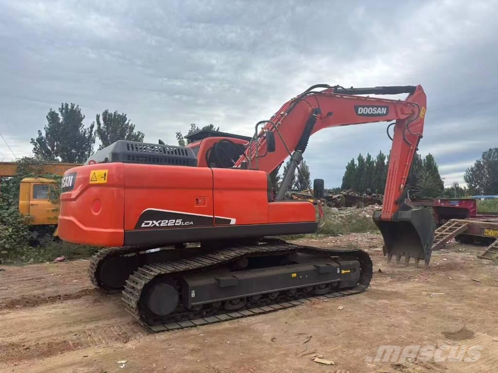 Doosan DX 225 Vikšriniai ekskavatoriai
