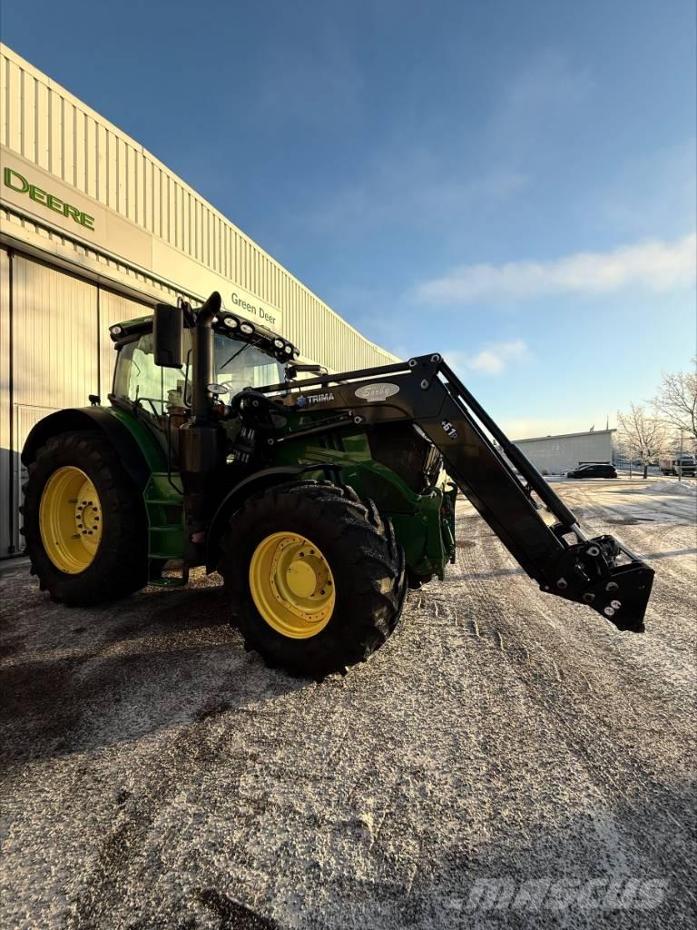 John Deere 6215R AP Traktoriai