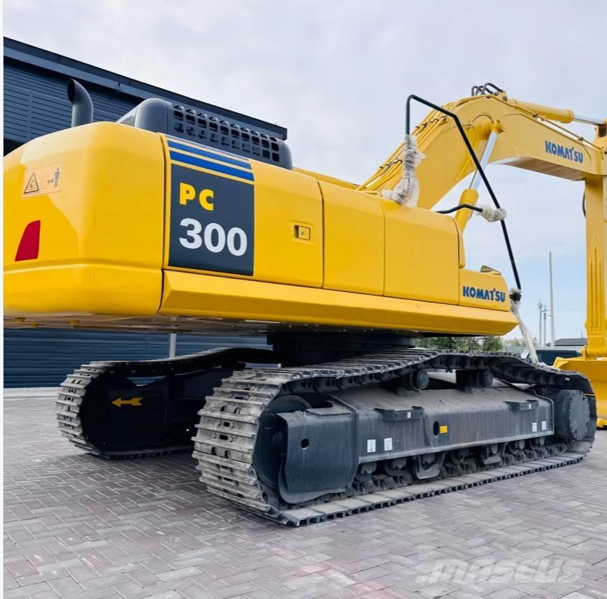 Komatsu 300 Vikšriniai ekskavatoriai