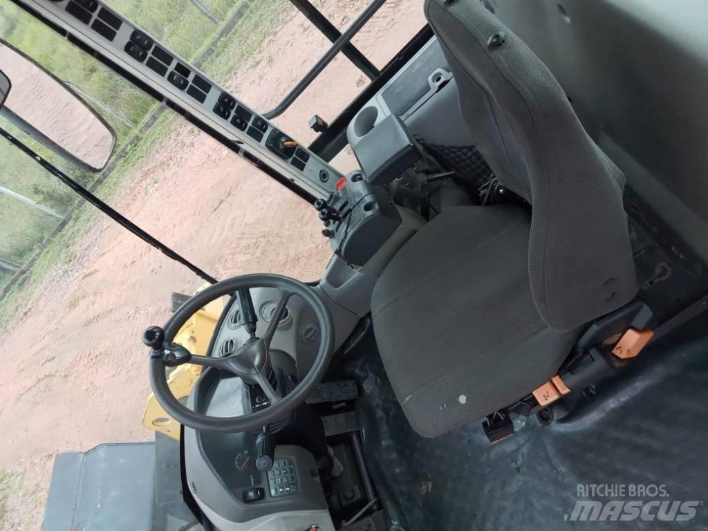 Volvo L90F Naudoti ratiniai krautuvai