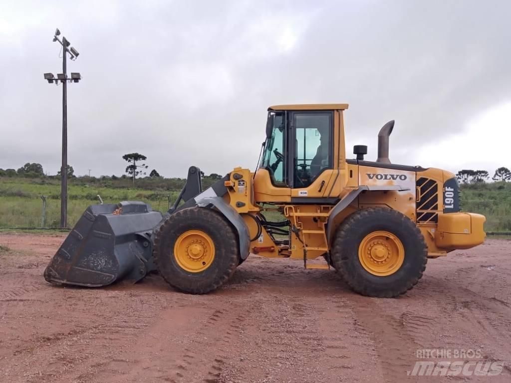 Volvo L90F Naudoti ratiniai krautuvai