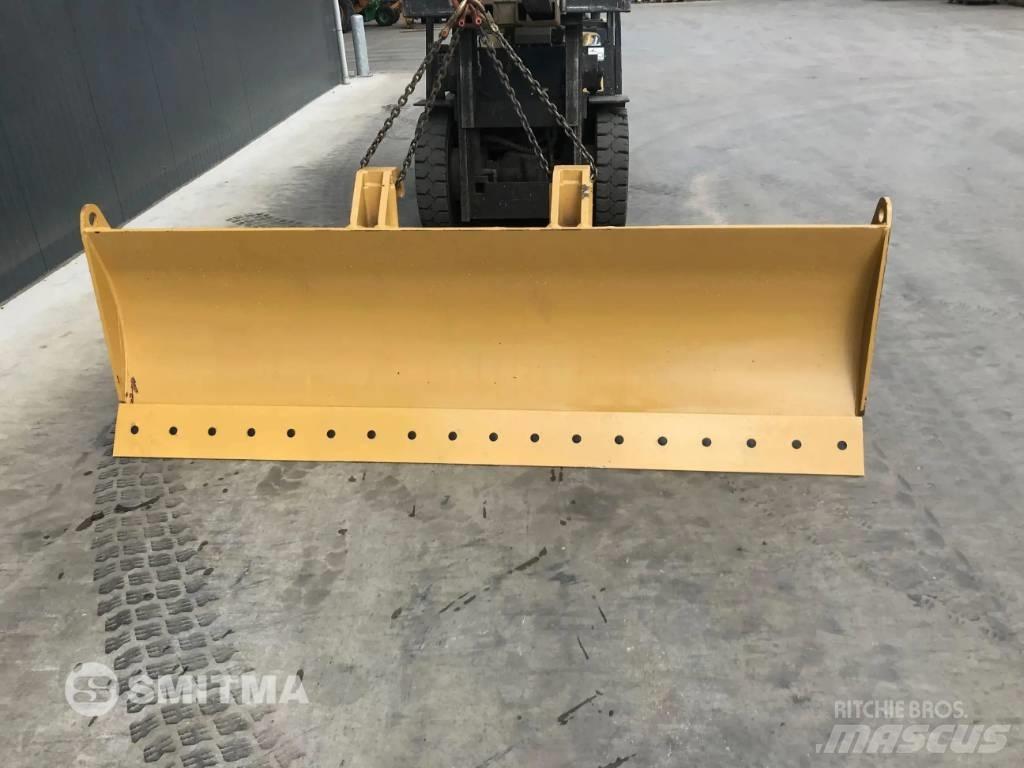 Komatsu QR Peiliai