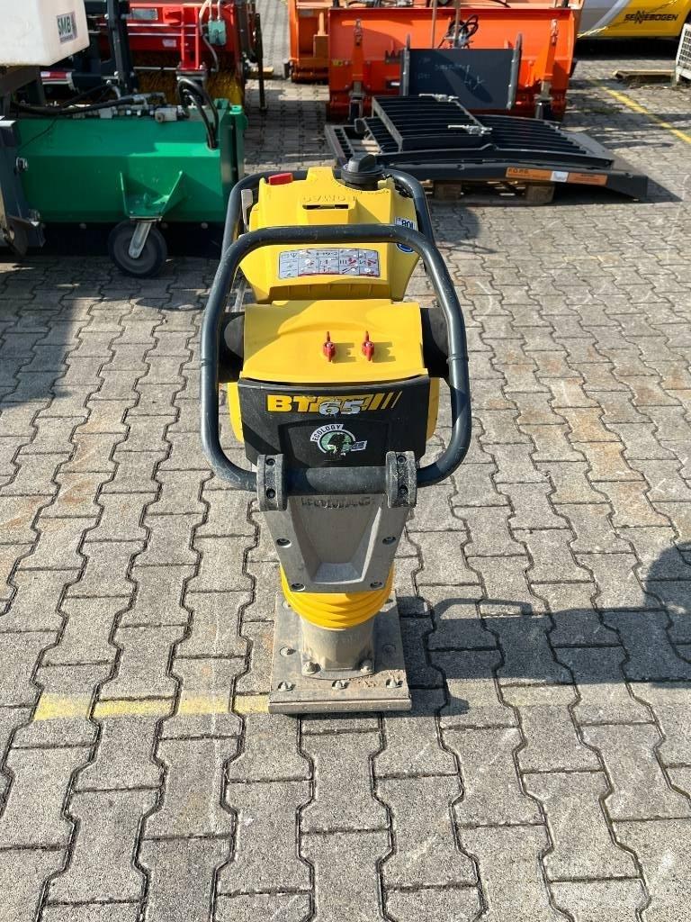 Bomag BT 65 Plūktuvai