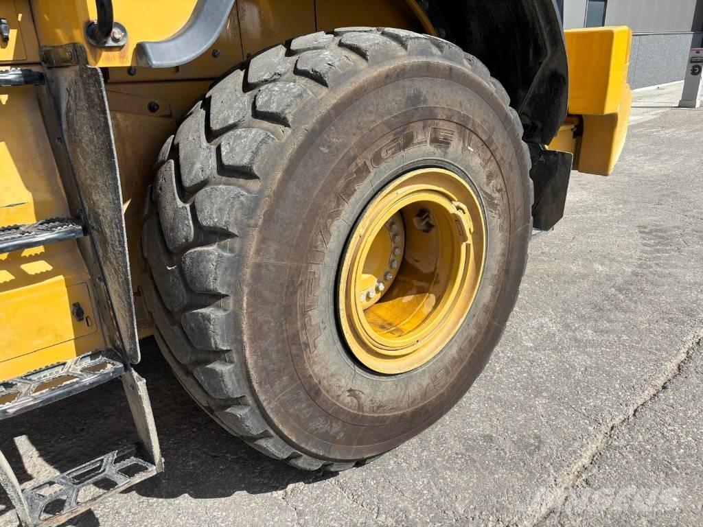 CAT 972 M XE Naudoti ratiniai krautuvai