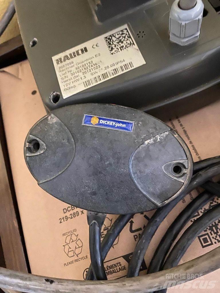 Kuhn Axis 40.1 W Mineralinių trąšų barstytuvai