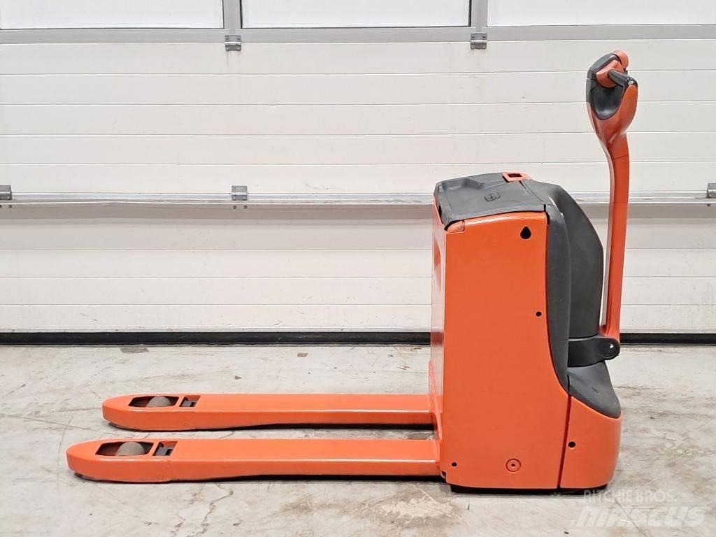 Linde T16 Mažų aukščių keltuvai