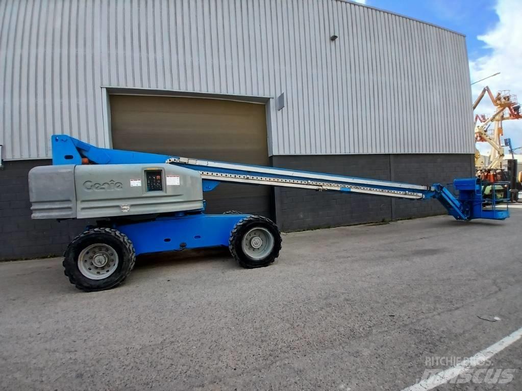 JLG 860 SJ Teleskopiniai keltuvai