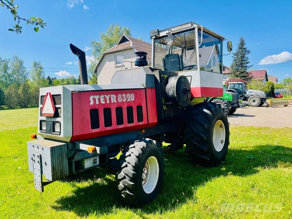 Steyr 8320 Pašarų kombainai